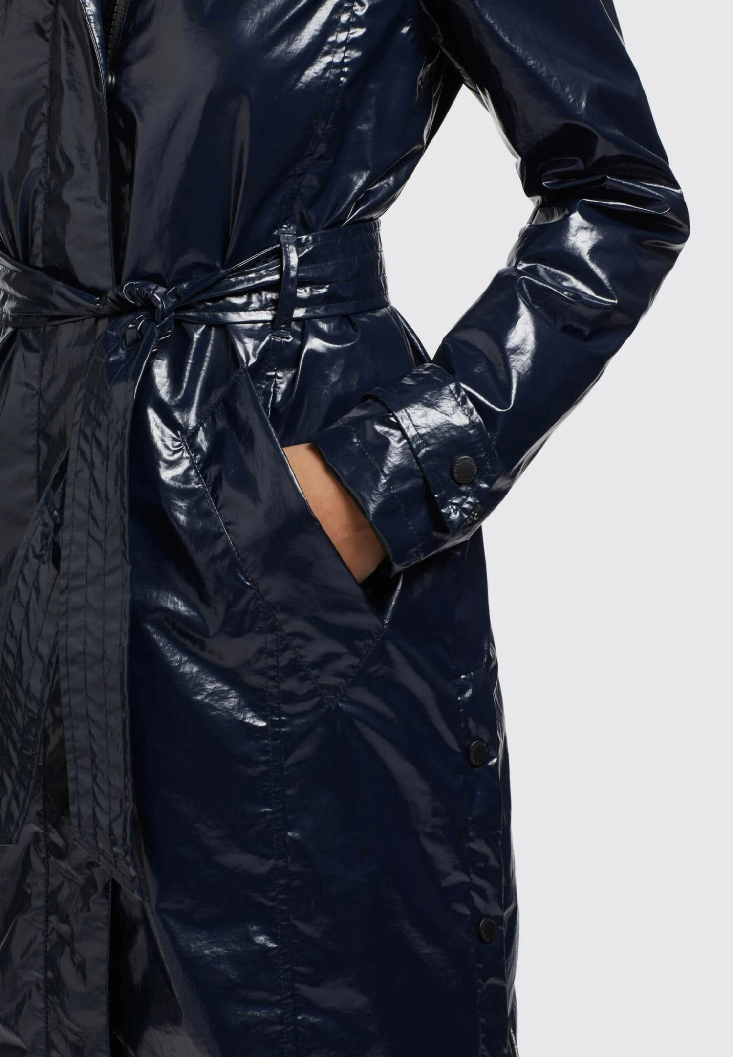 Alecia - Gabardina - Dunkelblau Khujo Alecia - Gabardina - Dunkelblau -Khujo 7ffe022a33814712a470f362ecf5bf34 scaled